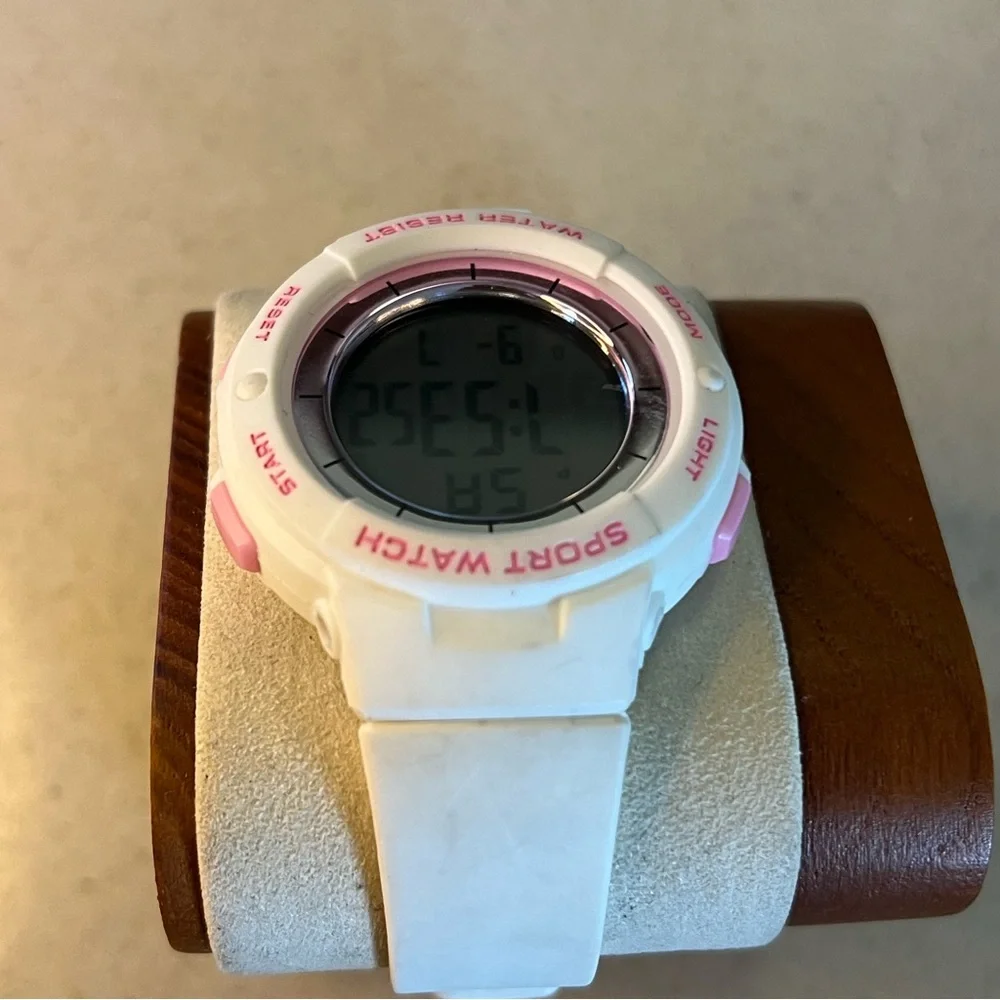 DMOTT086 Woman’s‎ Digital Watch